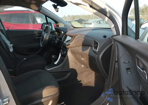 2019 Chevrolet Trax Ls z USA, uszkodzony, nr VIN 3GNCJKSB3KL402113